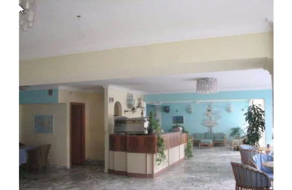 Villa Athena Giardini-Naxos 3*,