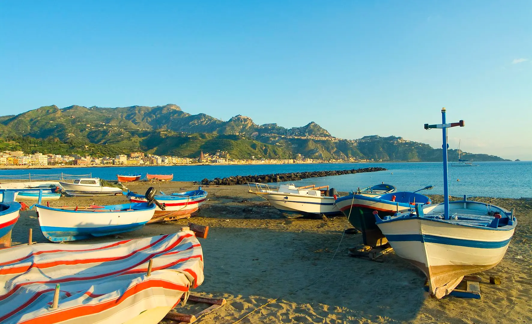Villa Athena Giardini-Naxos Italië